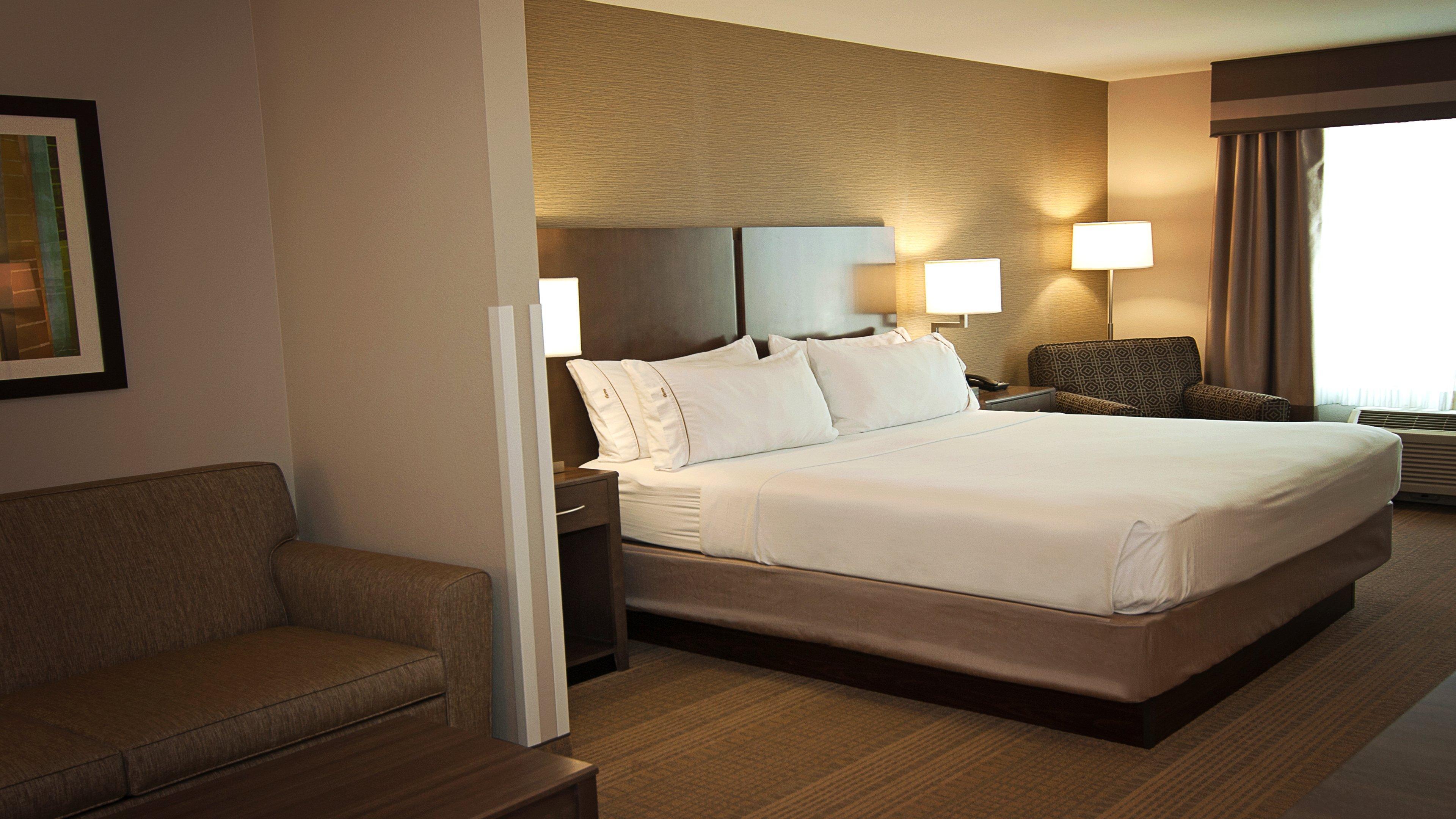 Holiday Inn Express Hotel & Suites Wichita Northeast By Ihg Exterior photo