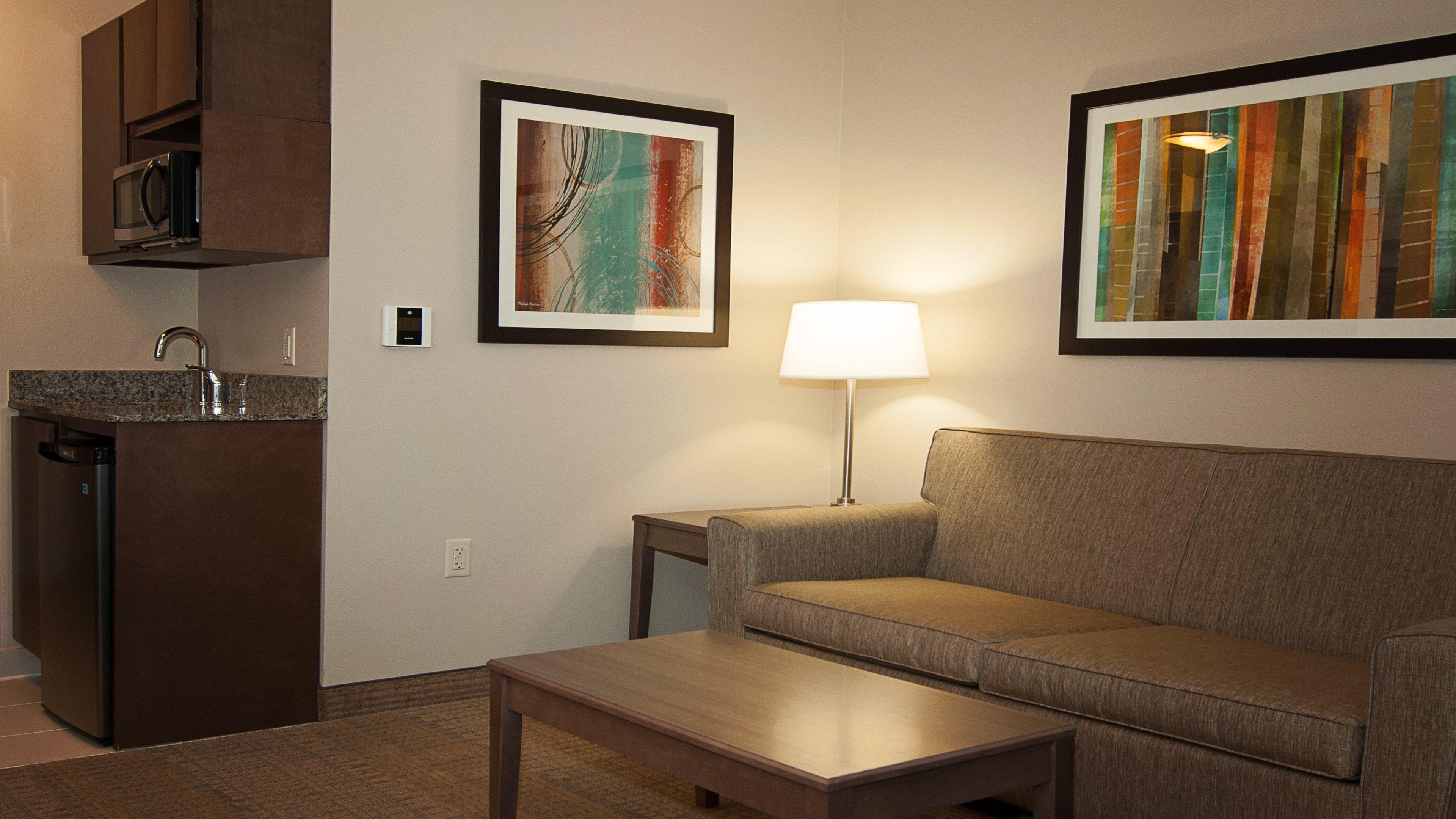 Holiday Inn Express Hotel & Suites Wichita Northeast By Ihg Exterior photo