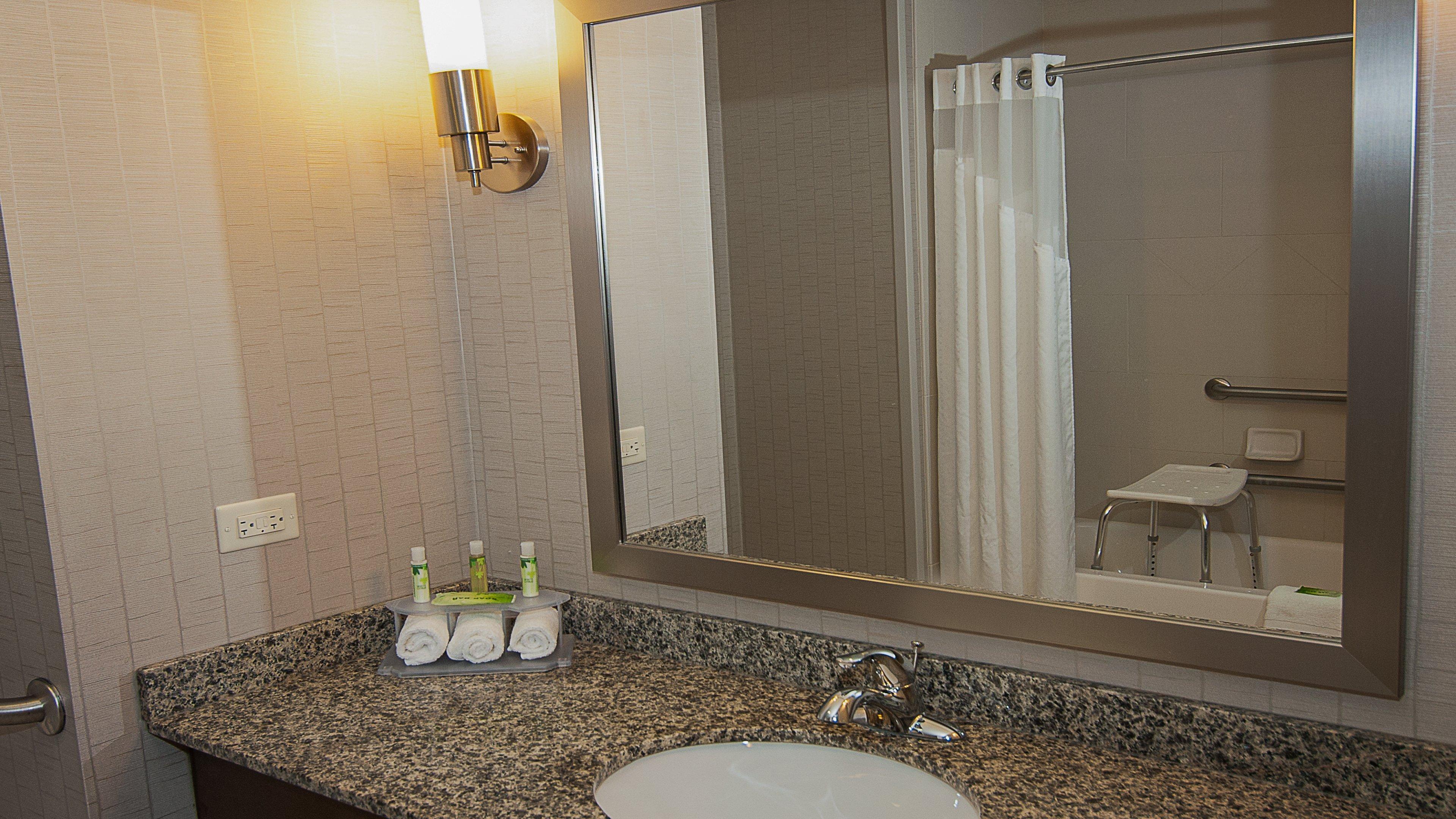 Holiday Inn Express Hotel & Suites Wichita Northeast By Ihg Exterior photo