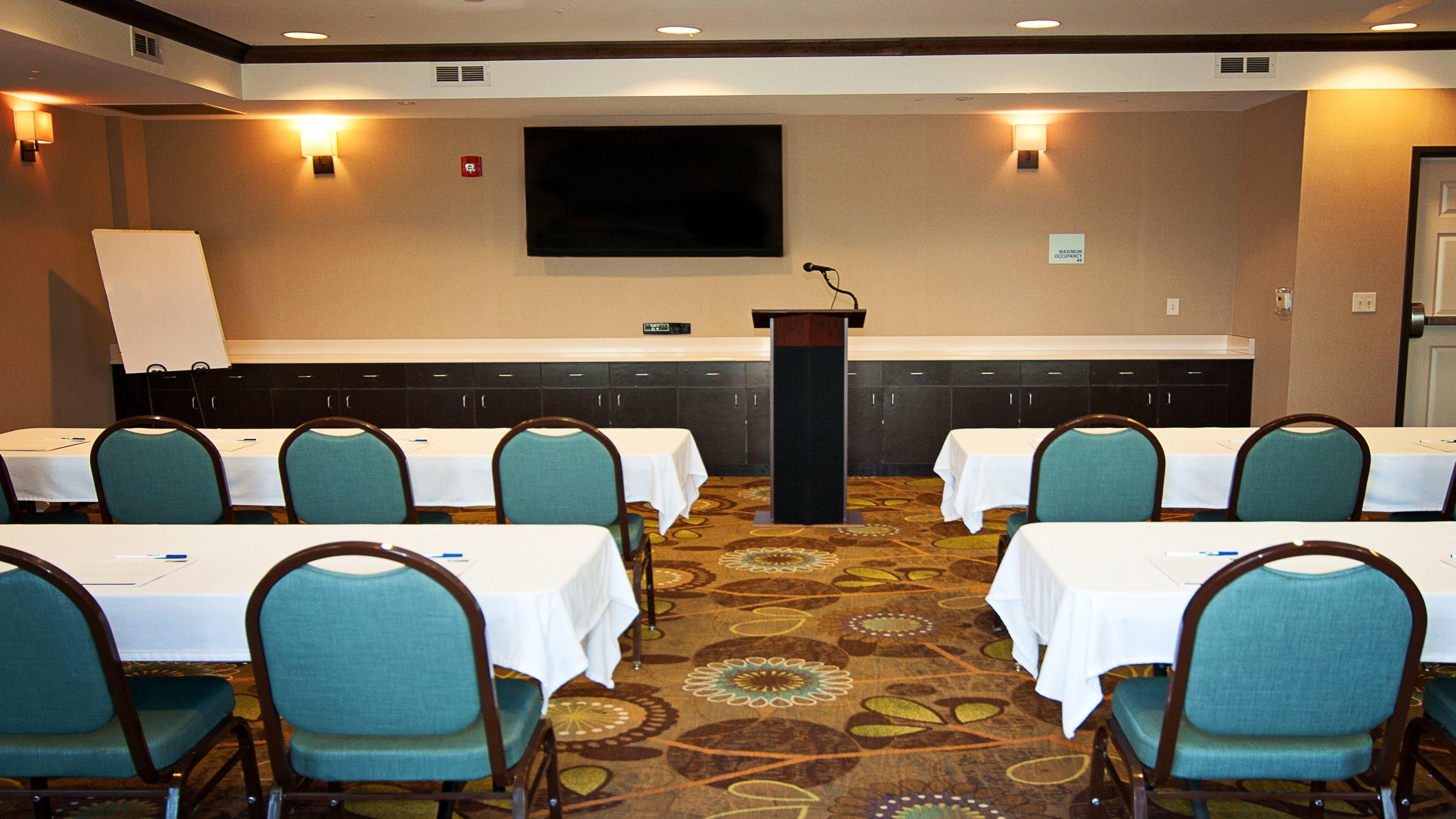 Holiday Inn Express Hotel & Suites Wichita Northeast By Ihg Exterior photo