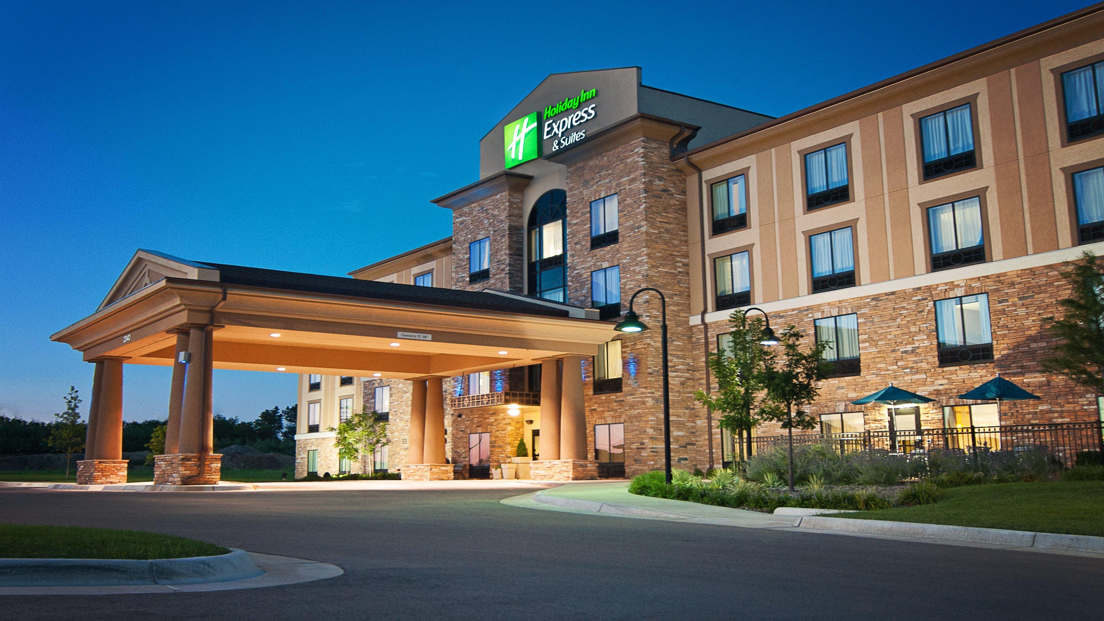 Holiday Inn Express Hotel & Suites Wichita Northeast By Ihg Exterior photo